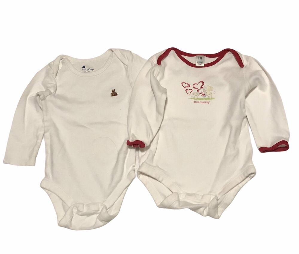 Gap White I Love Mommy Onesie 6-12m